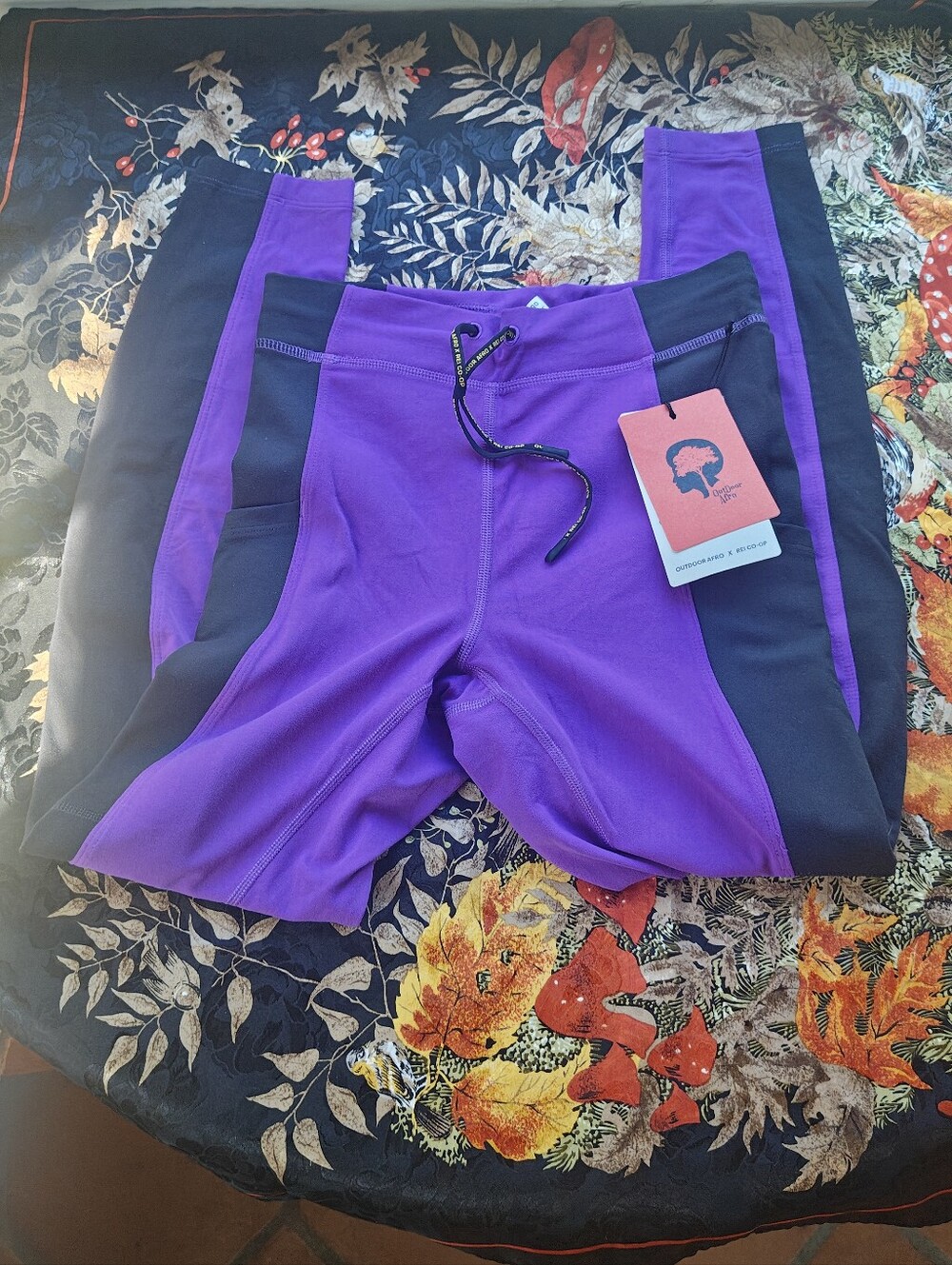 REI X Outdoor Afro Purple Active 7/8 Leggings with Black Panels, Small, NWT